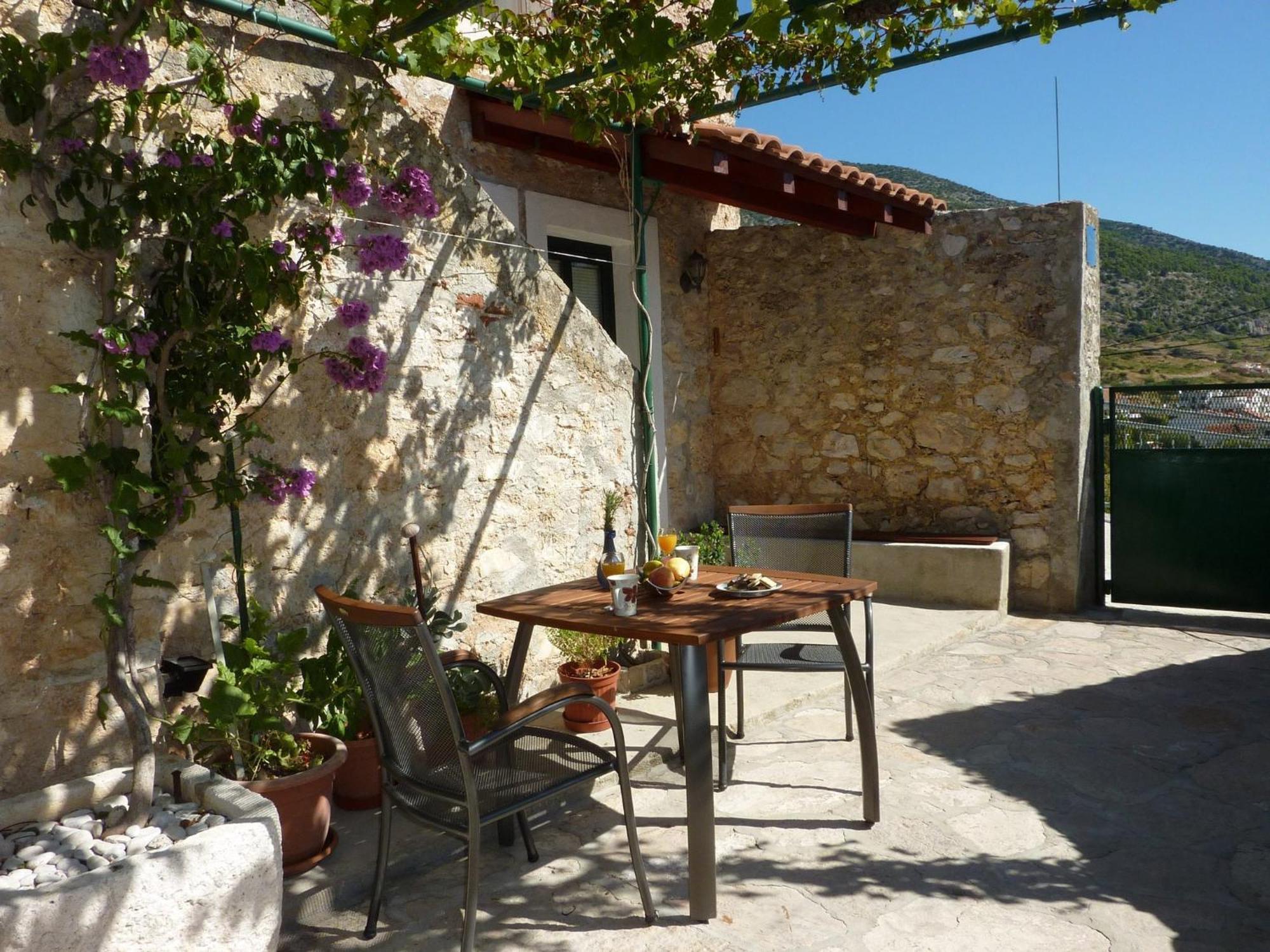 Paradise Stone Apartments Bol Rum bild